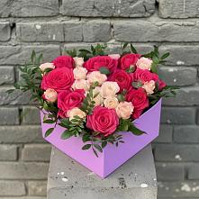 Цветочная композиция из Розы в коробке в Белое