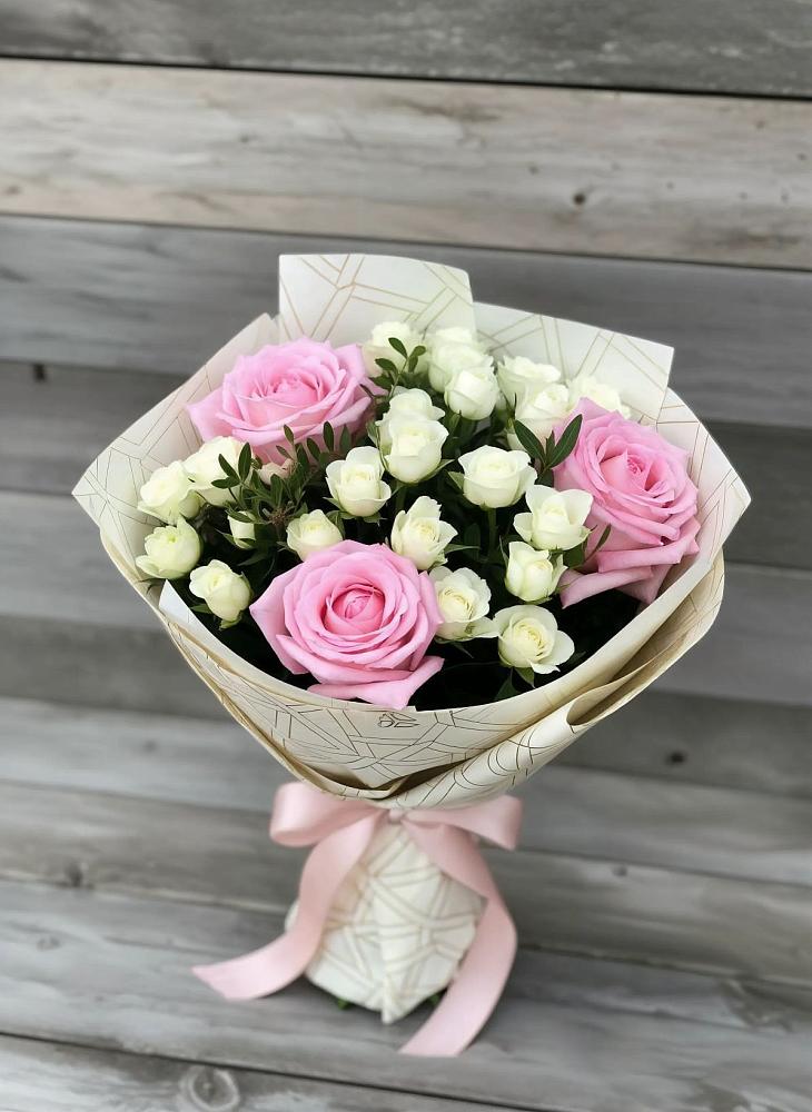 Букет цветов из: Розы в Белое
