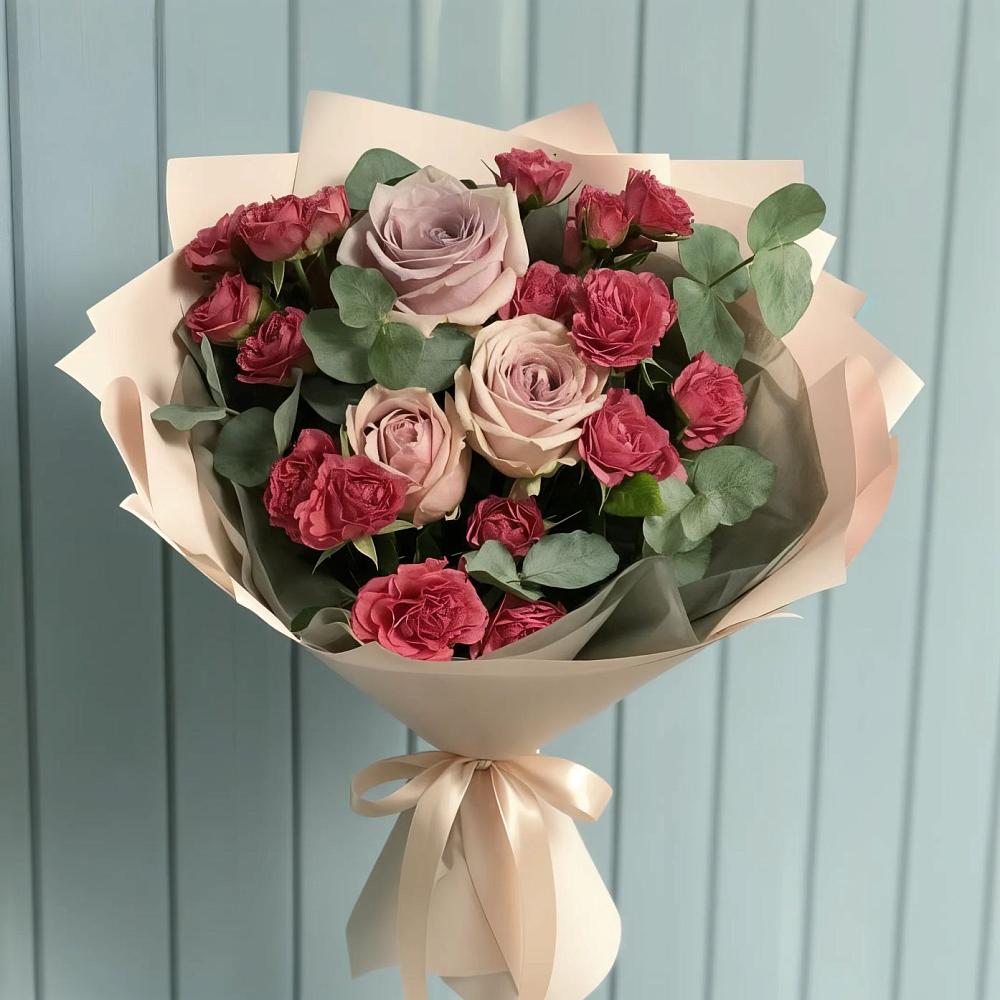 Букет цветов из: Гвоздики и Розы в Белое