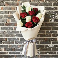 Букет цветов из:  Розы в Белое