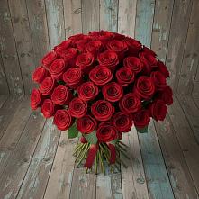 Букет 55 Красных роз Фридом #REPLACE_PRED# Белое