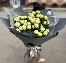 Букет Белые кустовые розы Солинеро в Белое
