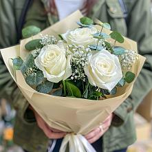 Букет цветов из:  Розы в Белое