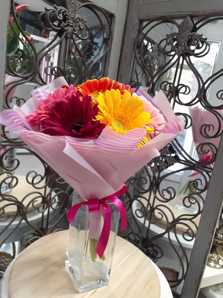 Букет цветов из: Герберы в Белое