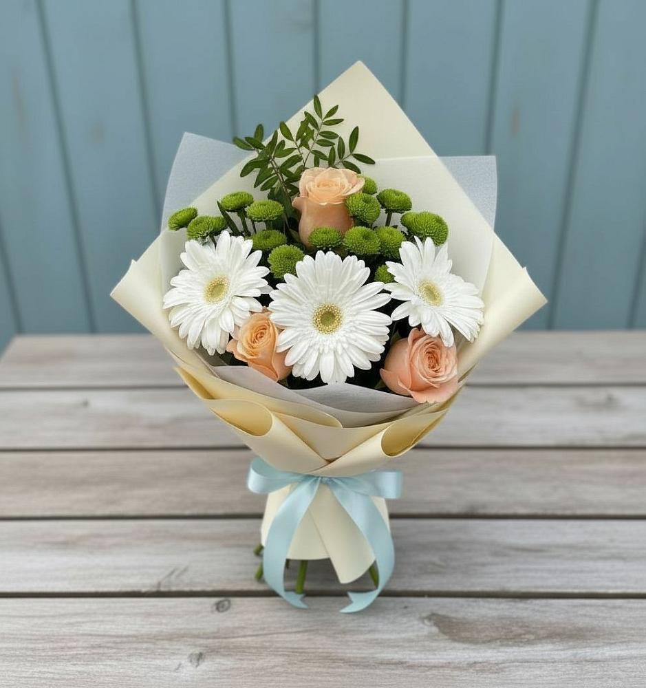 Букет цветов из: Герберы, Розы и Хризантемы в Белое