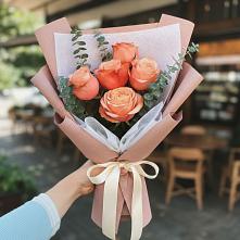 Букет цветов из:  Розы в Белое