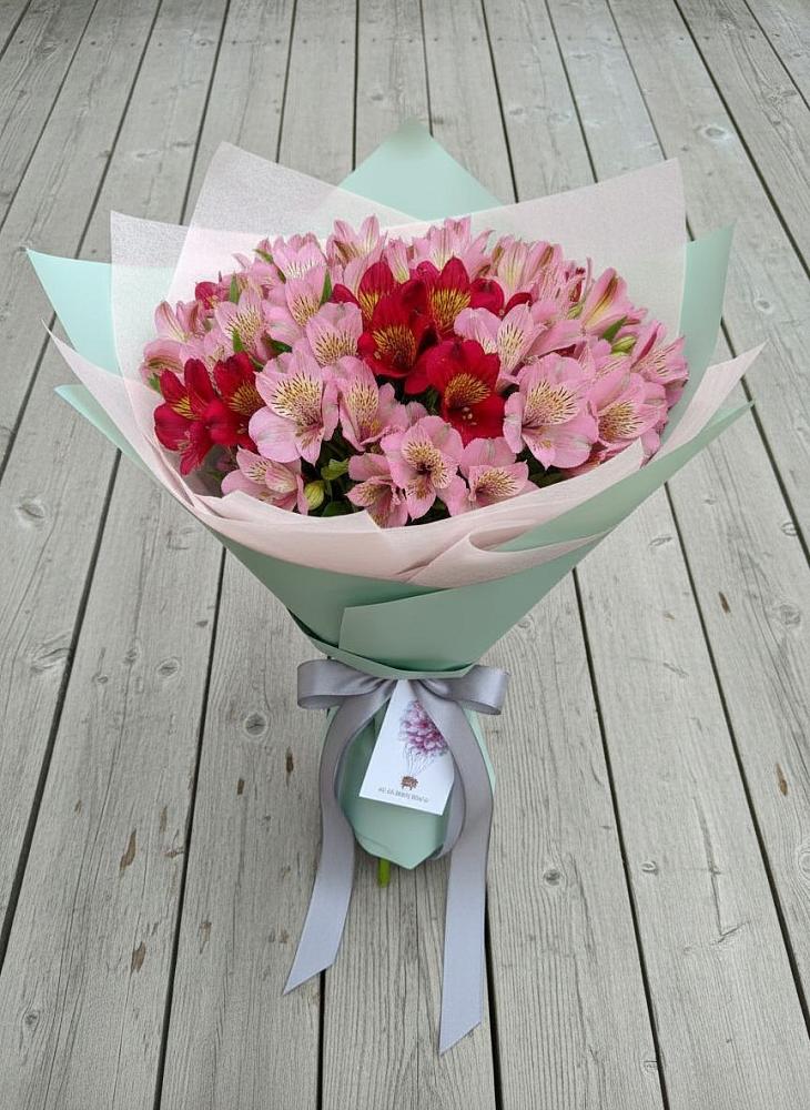 Букет цветов из: Альстромерии в Белое