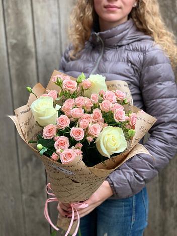 Букет цветов из: Розы в Белое