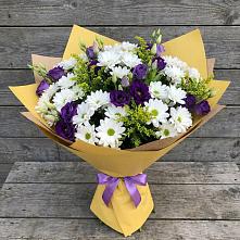 Букет цветов из:  Ирисы, Хризантемы и Ромашки в Белое
