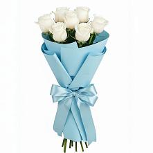 Букет 7 белых роз Проуд в Белое