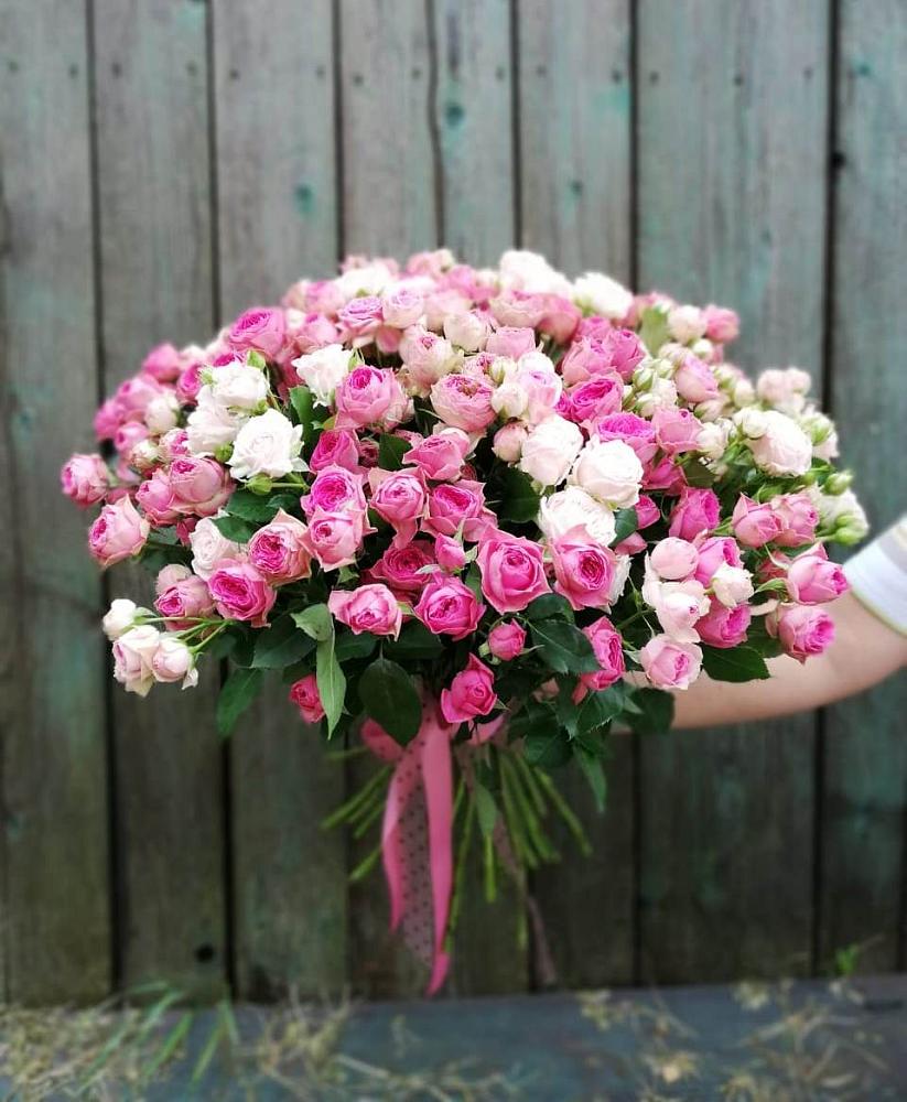 Букет Розовые кустовые розы Натали и Лав Лидия в Белое