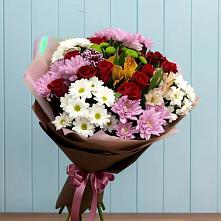 Букет цветов из:  Розы, Хризантемы и Альстромерии в Белое