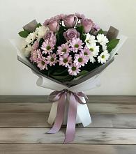 Букет цветов из:  Хризантемы и Розы в Белое
