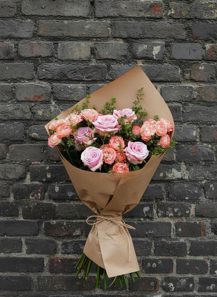 Букет цветов из: Розы в Белое