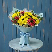 Букет цветов из:  Альстромерии и Хризантемы в Белое