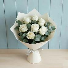 Букет Белые розы в Эвкалипте в Белое