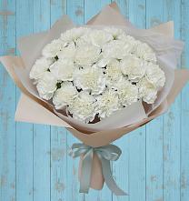 Букет цветов из:  Гвоздики в Белое